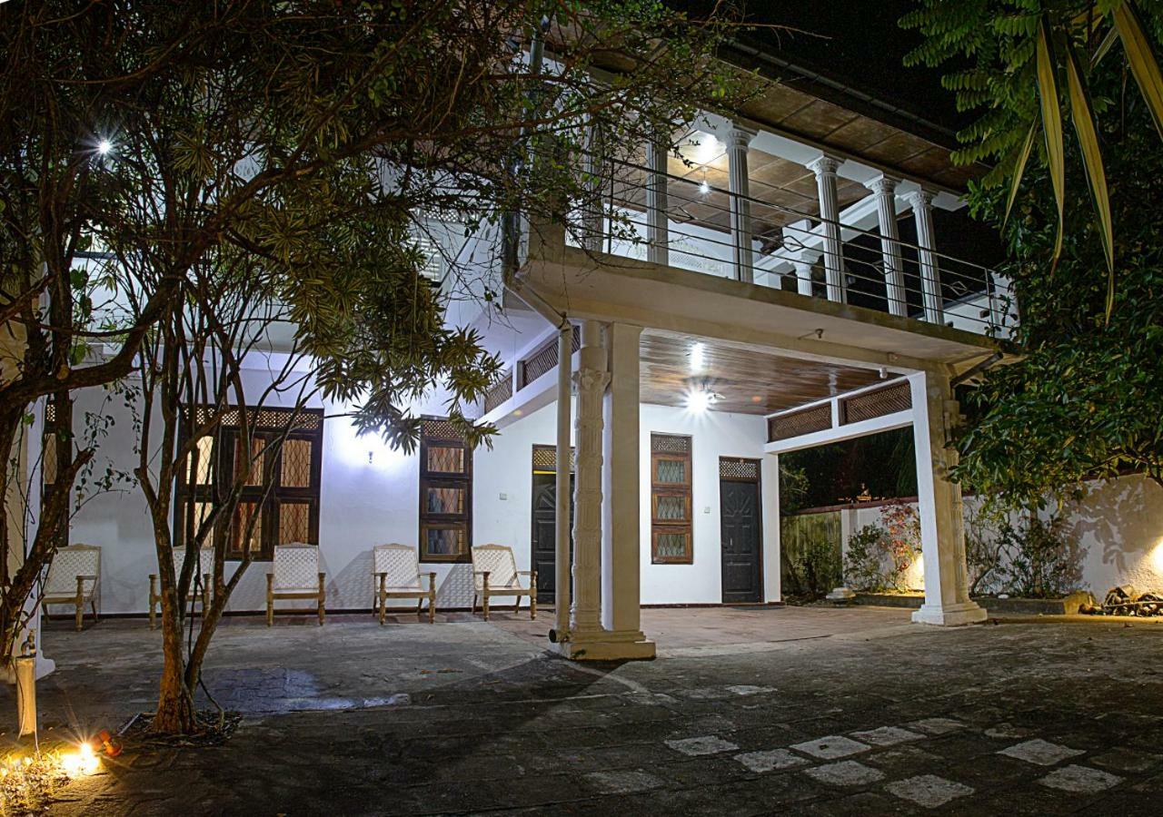 Aura City Hostel 아누라다푸라 외부 사진